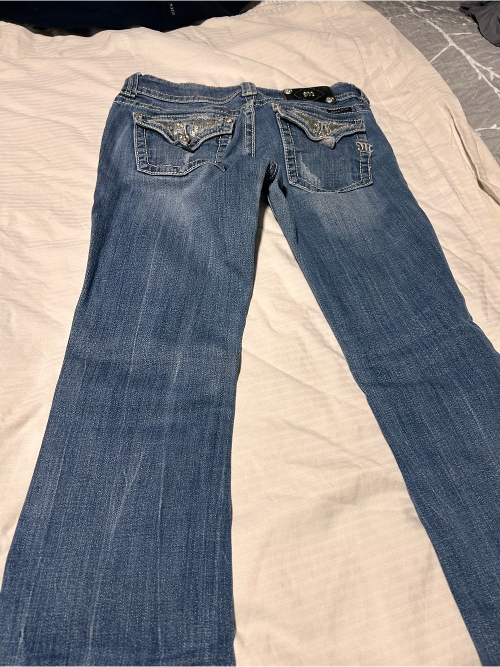 Miss Me Bootcut Women's Jeans in Medium Blue. Size 29